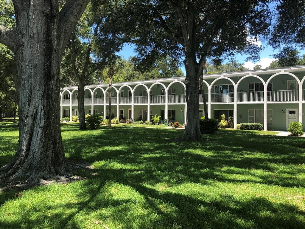 2011 AUSTRALIA WAY W UNIT 26 CLEARWATER, FL 33763