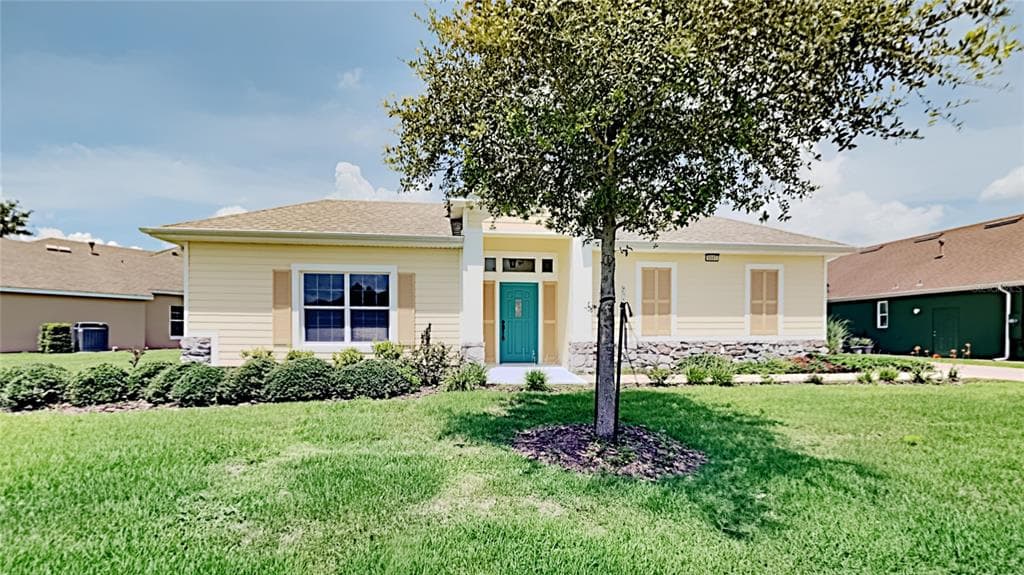 8885 BEACON HILL AVENUE MOUNT DORA, FL 32757