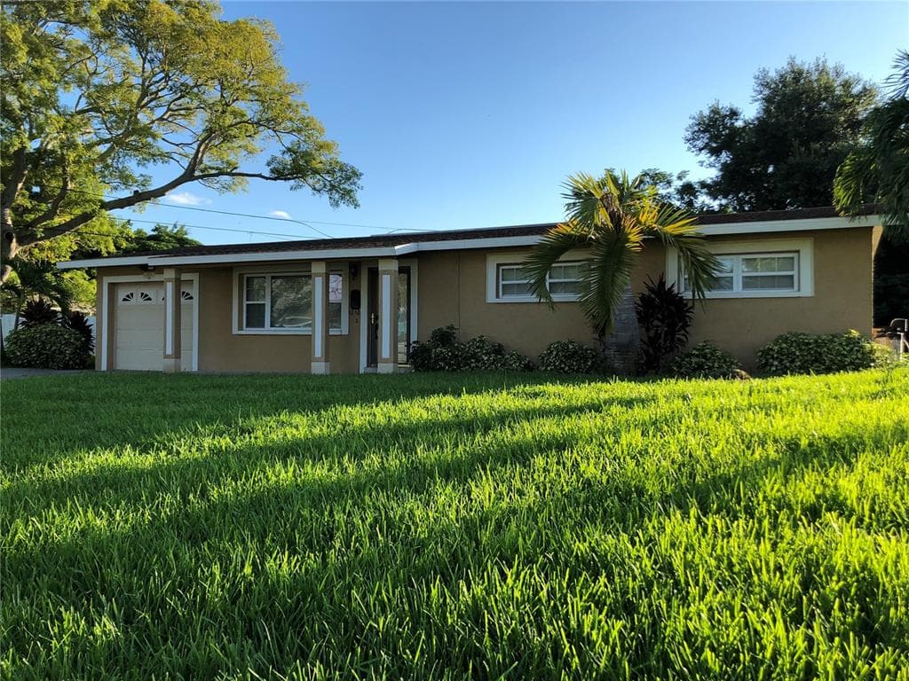 4126 WHITING DRIVE SE ST PETERSBURG, FL 33705