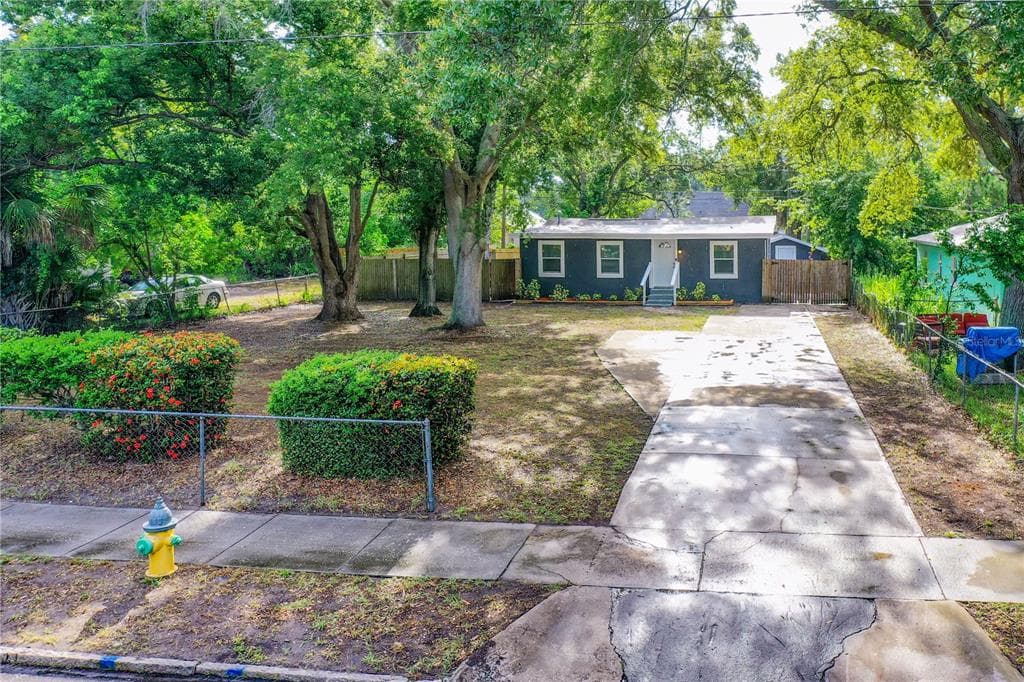 1726 40TH STREET S ST PETERSBURG, FL 33711