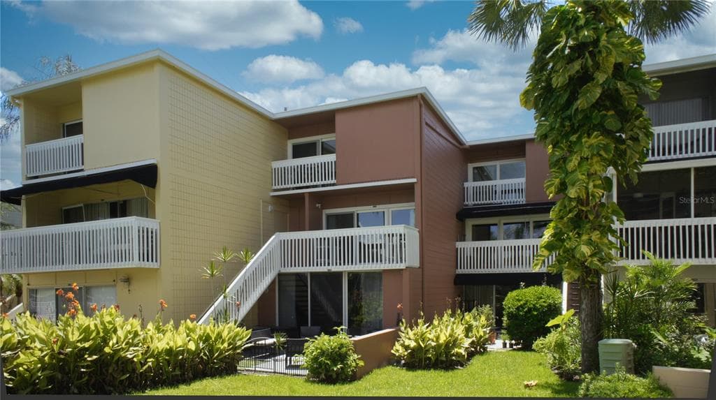 2424 W TAMPA BAY BOULEVARD UNIT H203 TAMPA, FL 33607