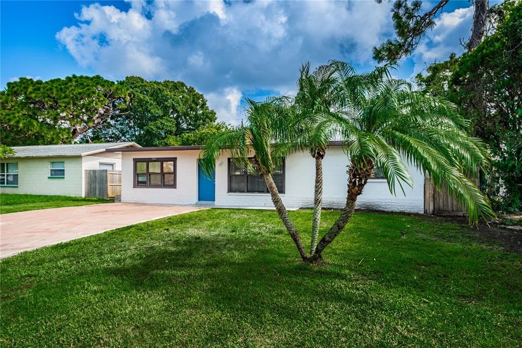 10495 104TH AVENUE LARGO, FL 33773
