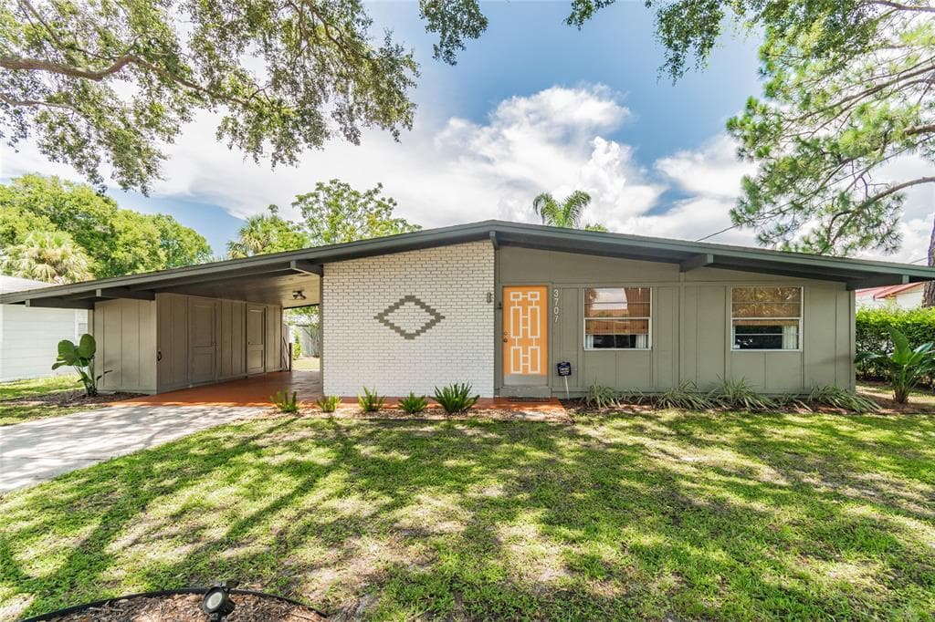 3707 W OKLAHOMA AVENUE TAMPA, FL 33611