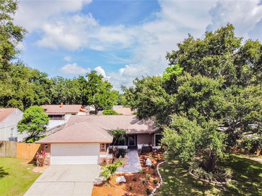 1818 LAKEWIND DRIVE BRANDON, FL 33510
