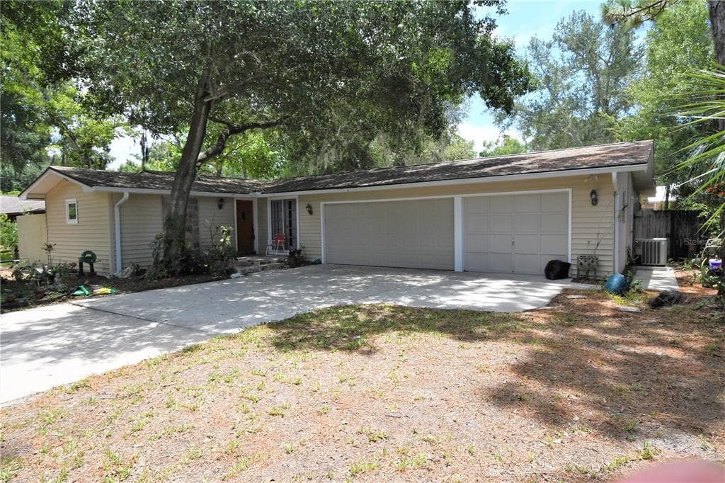 13012 96TH AVENUE N SEMINOLE, FL 33776