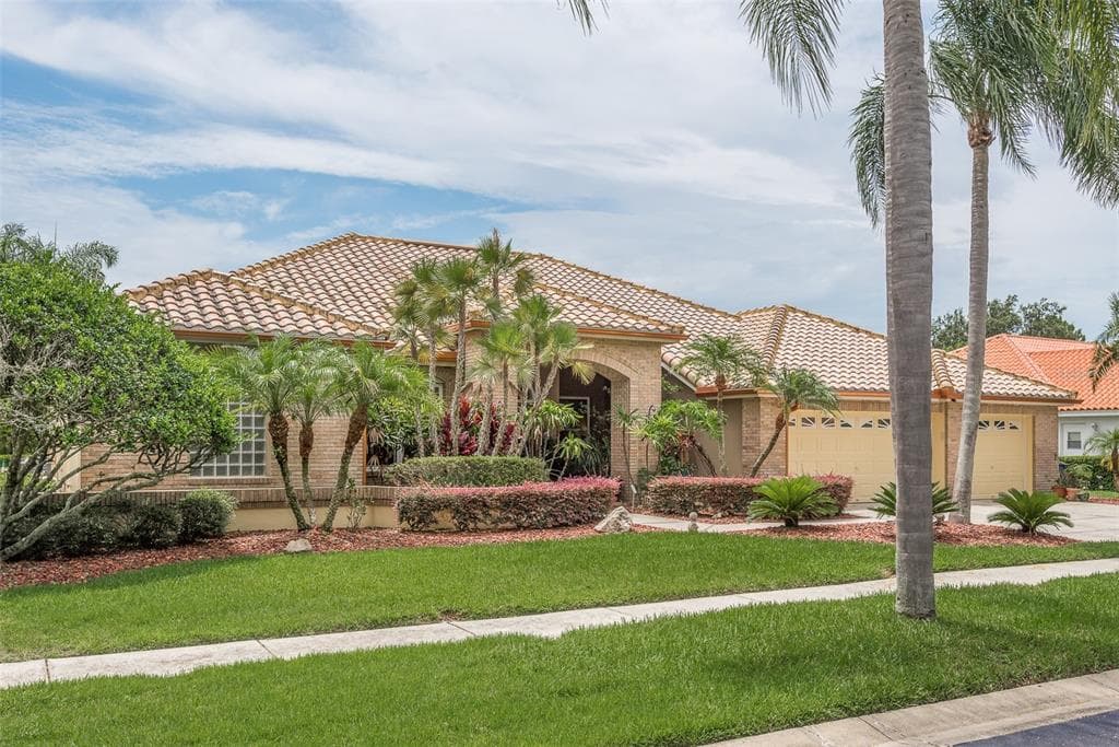 985 CARSTAIRS COURT TARPON SPRINGS, FL 34688