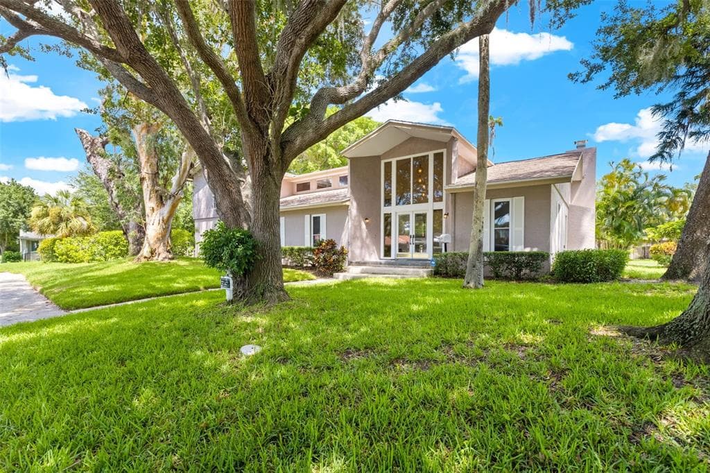 5201 HUNTINGTON STREET NE ST PETERSBURG, FL 33703
