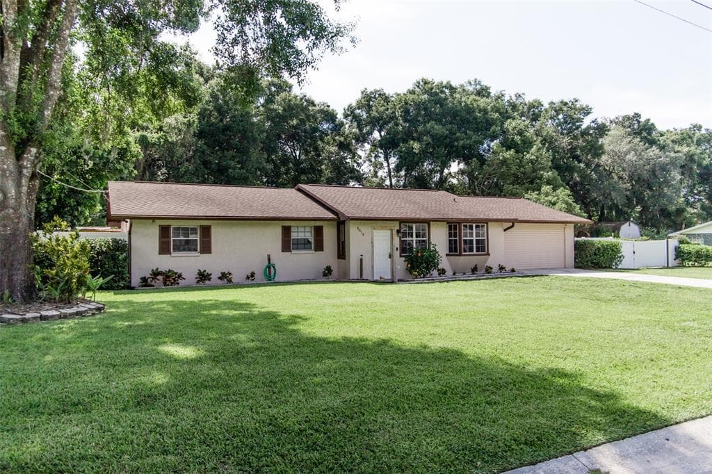 4810 LYNN OAKS CIRCLE DOVER, FL 33527