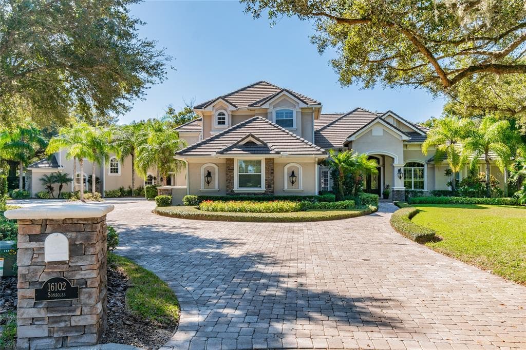 16102 SONSOLES DE AVILA TAMPA, FL 33613