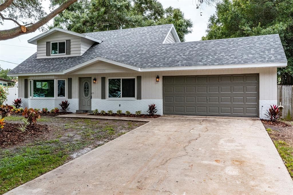 12376 MONARCH CIRCLE SEMINOLE, FL 33772