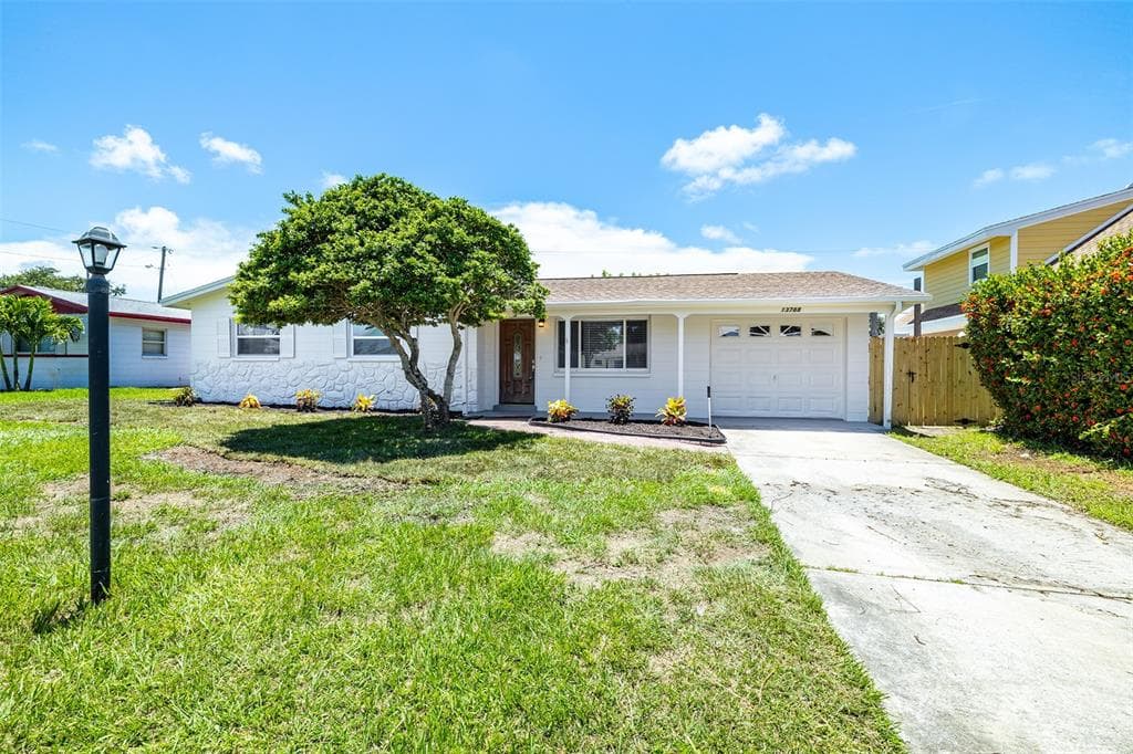 13788 84TH TERRACE SEMINOLE, FL 33776