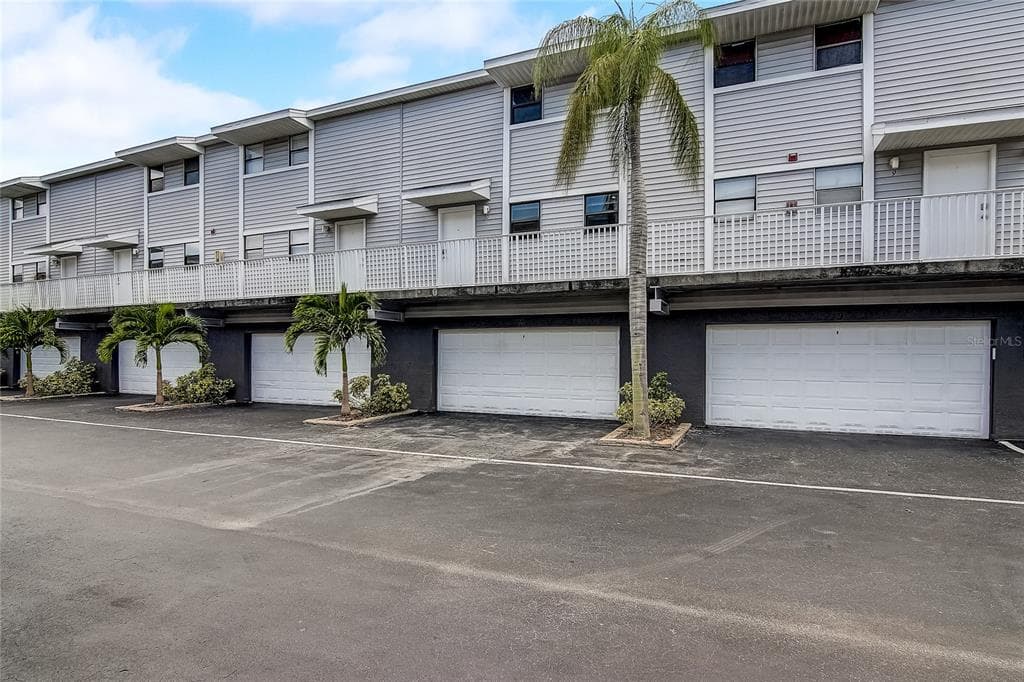 19823 GULF BOULEVARD UNIT 10 INDIAN SHORES, FL 33785