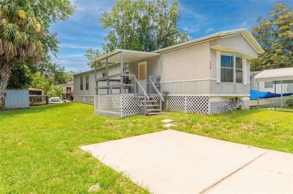 6419 W RICHARD DRIVE WEEKI WACHEE, FL 34607
