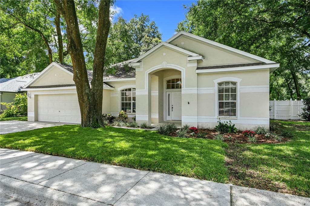 2107 FAWN MEADOW DRIVE VALRICO, FL 33594