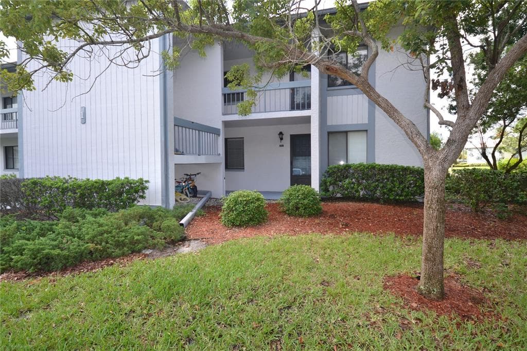 101 MARTHA LANE UNIT 4 OLDSMAR, FL 34677