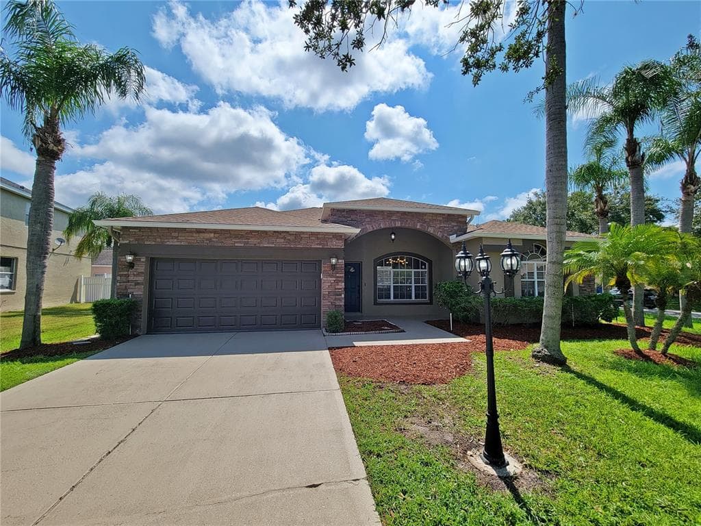 826 FRANKFORD DRIVE BRANDON, FL 33511