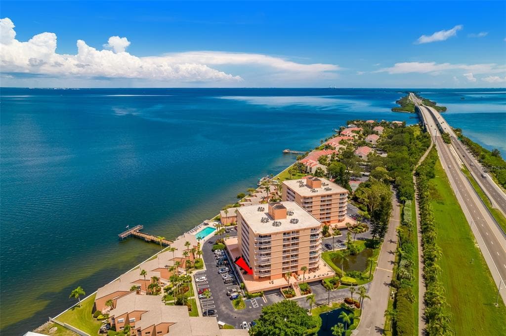 7430 SUNSHINE SKYWAY LANE S UNIT 201 ST PETERSBURG, FL 33711