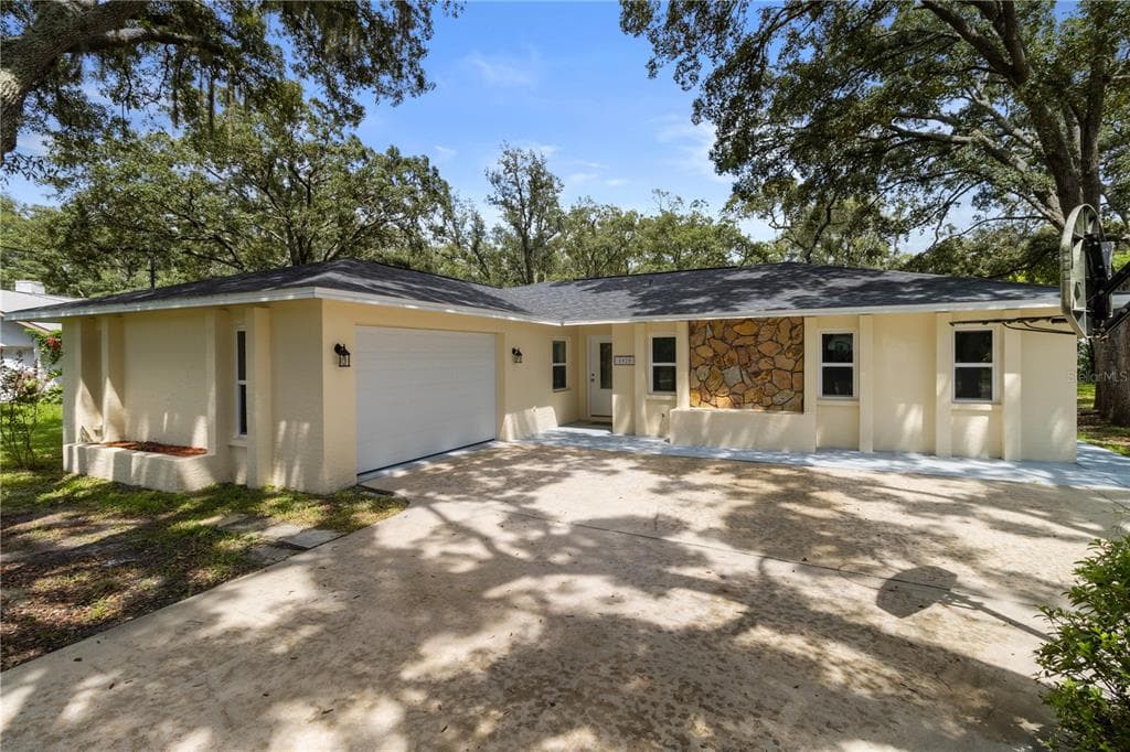 8020 GRAY COURT SPRING HILL, FL 34606