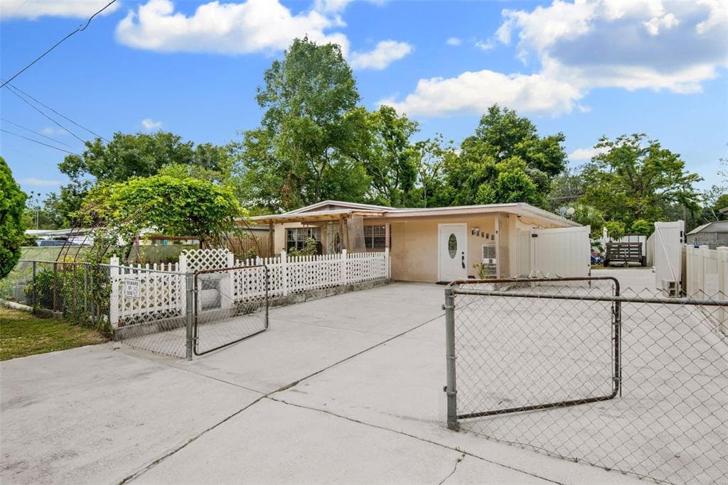 10216 N ALTMAN STREET TAMPA, FL 33612