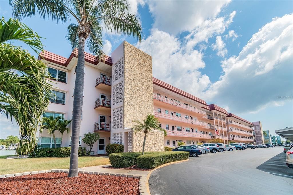 5955 30TH AVENUE S UNIT 107 GULFPORT, FL 33707