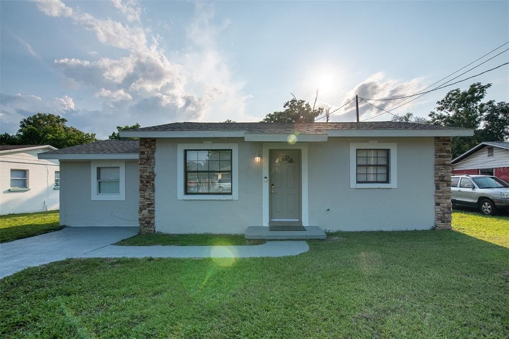 1116 EDITH AVENUE LAKELAND, FL 33805