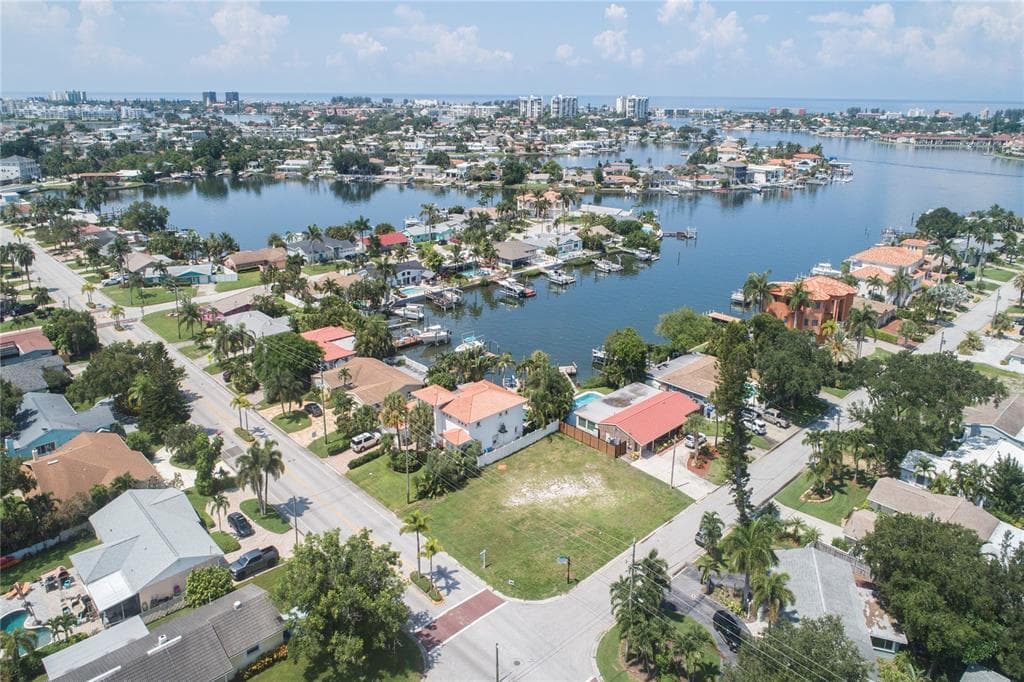 79TH STREET S ST PETERSBURG, FL 33707
