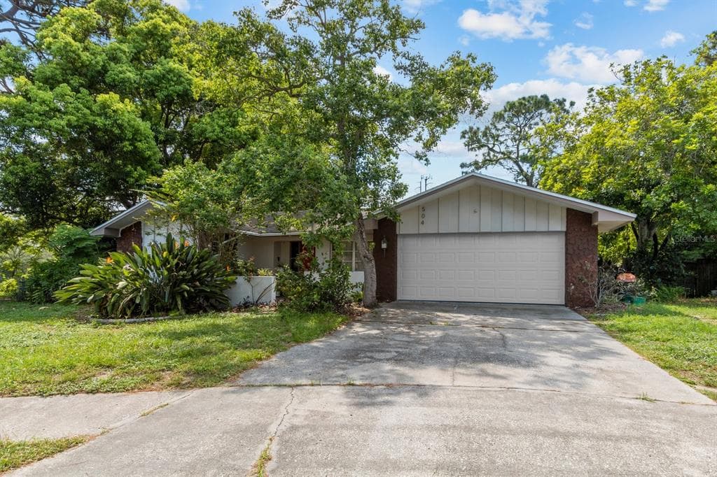 504 BAMBOO COURT TARPON SPRINGS, FL 34689