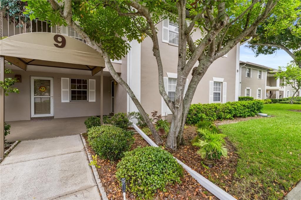 5265 E BAY DRIVE UNIT 915 CLEARWATER, FL 33764