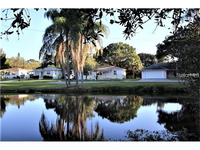 5036 OXFORD AVENUE N ST PETERSBURG, FL 33710