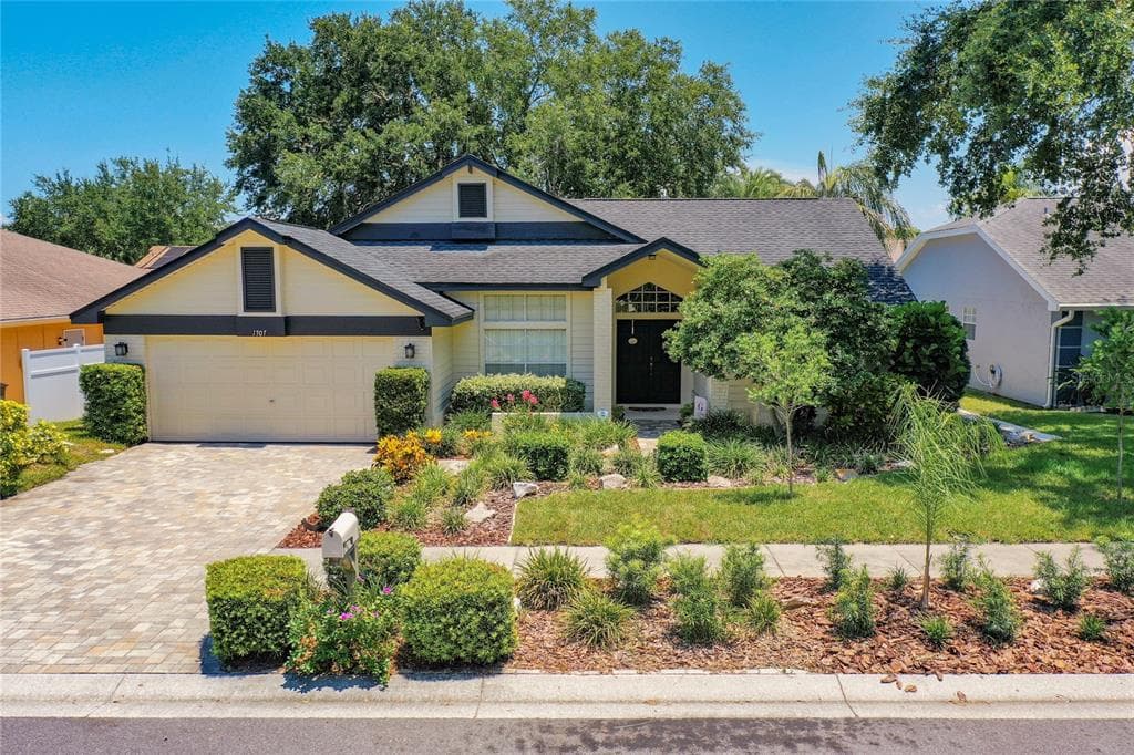 1707 PALOMINO DRIVE TARPON SPRINGS, FL 34689