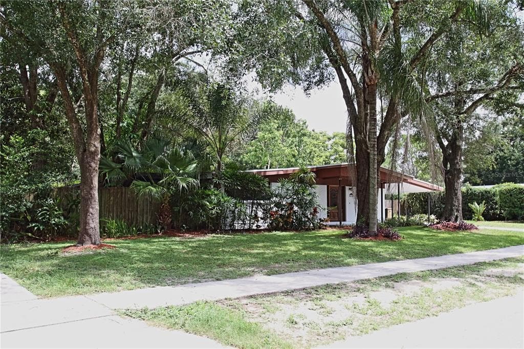 210 DRUID HILLS ROAD TEMPLE TERRACE, FL 33617