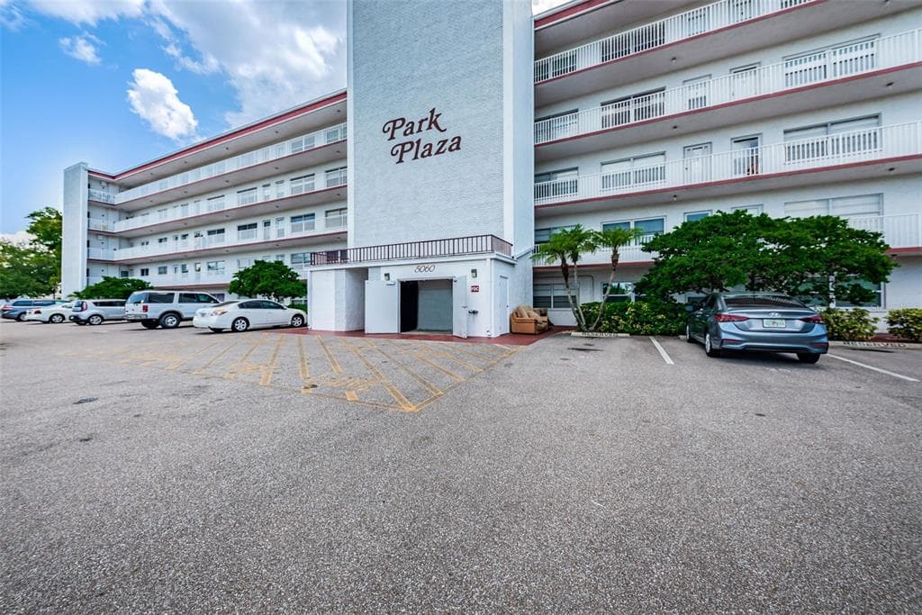 5060 76TH AVENUE N UNIT 508 PINELLAS PARK, FL 33781