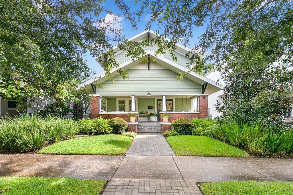135 16TH AVENUE NE ST PETERSBURG, FL 33704