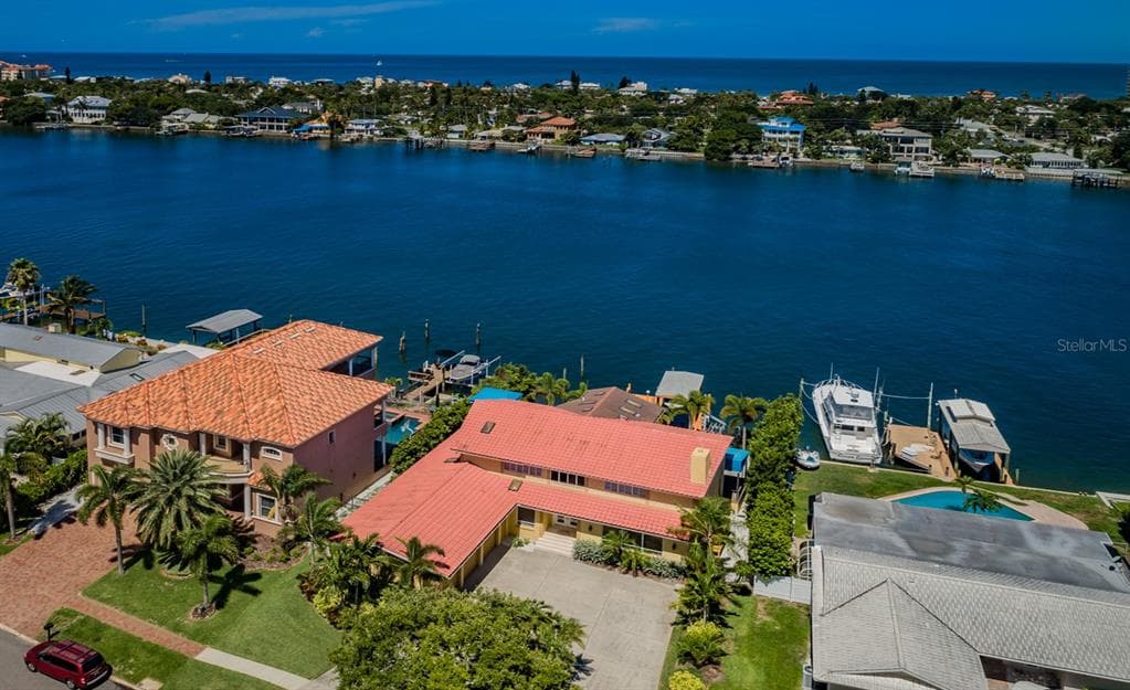 830 ISLAND WAY CLEARWATER, FL 33767