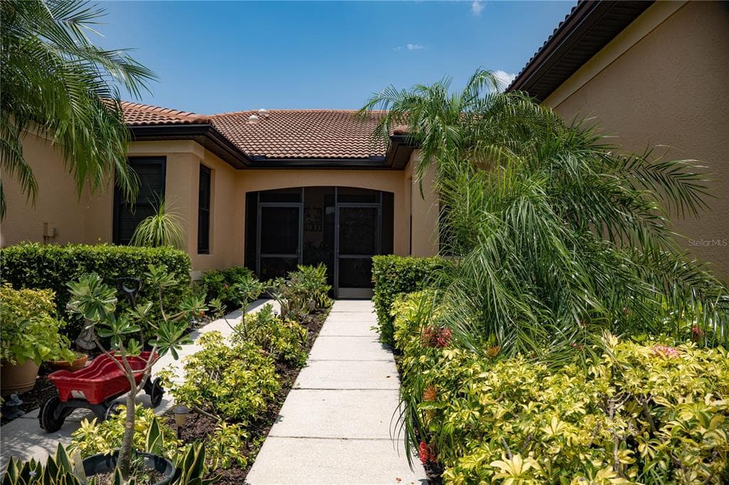 112 SHELL FALLS DRIVE APOLLO BEACH, FL 33572