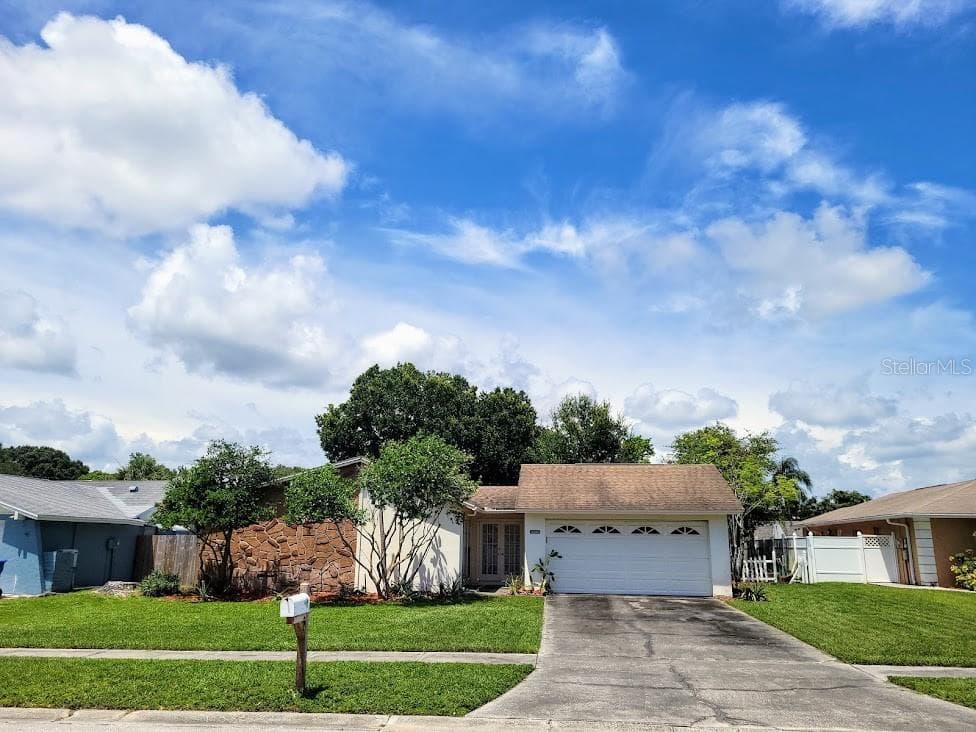 8503 WOODBRIDGE BOULEVARD TAMPA, FL 33615