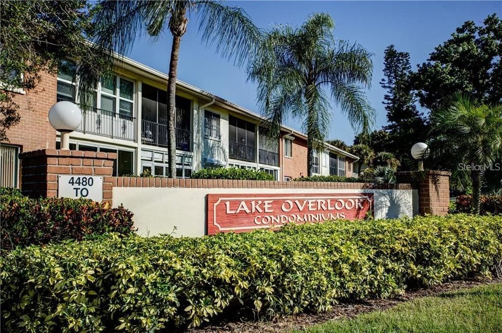4540 OVERLOOK DRIVE NE UNIT 250 ST PETERSBURG, FL 33703