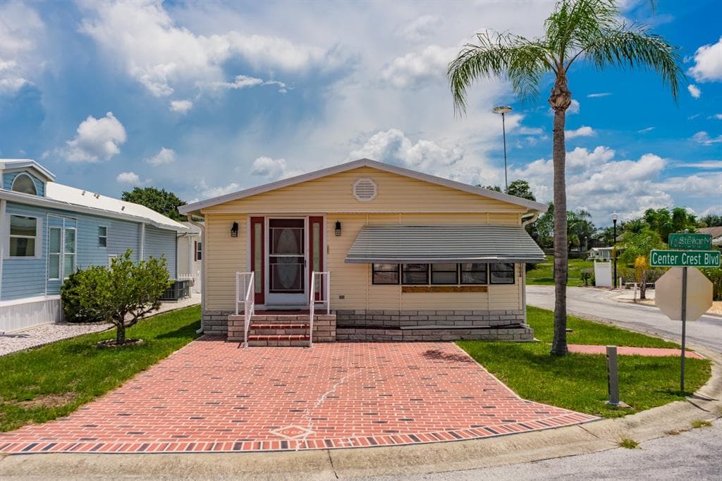 1008 CENTER CREST BOULEVARD DAVENPORT, FL 33837