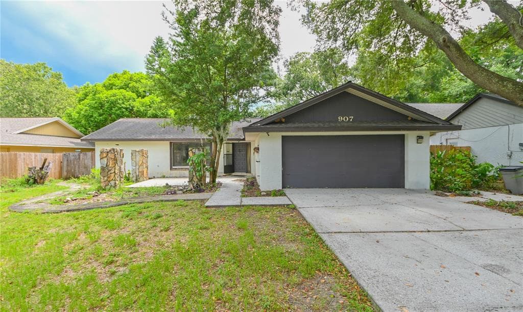 907 BLACK KNIGHT DRIVE VALRICO, FL 33594