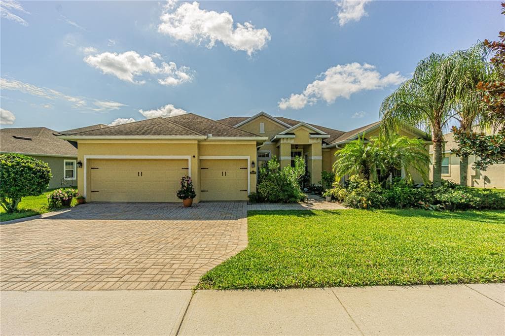3039 CHAVEZ AVENUE CLERMONT, FL 34715