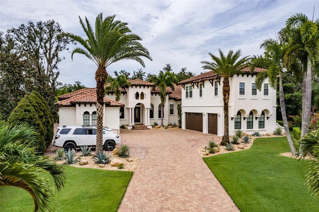 16316 PALMETTOGLEN COURT LITHIA, FL 33547