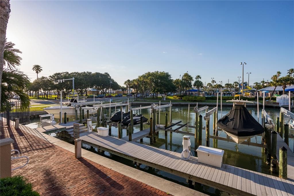 525 MANDALAY AVENUE UNIT 22 CLEARWATER, FL 33767