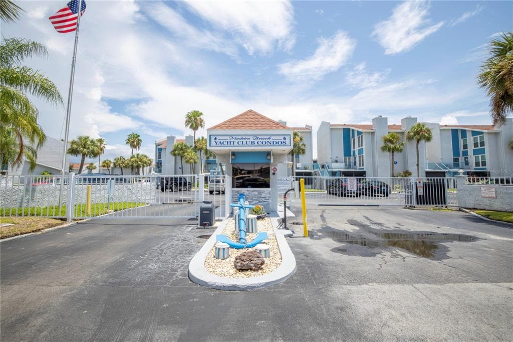 343 REX PLACE UNIT H MADEIRA BEACH, FL 33708