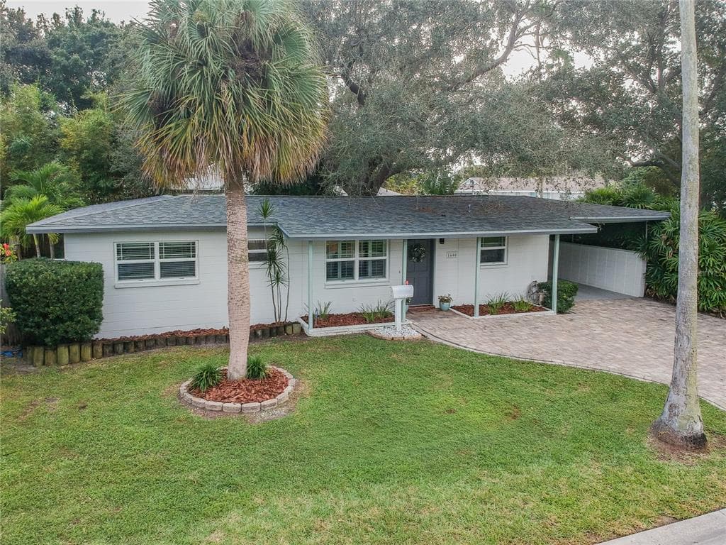 1600 ARIZONA AVENUE NE ST PETERSBURG, FL 33703