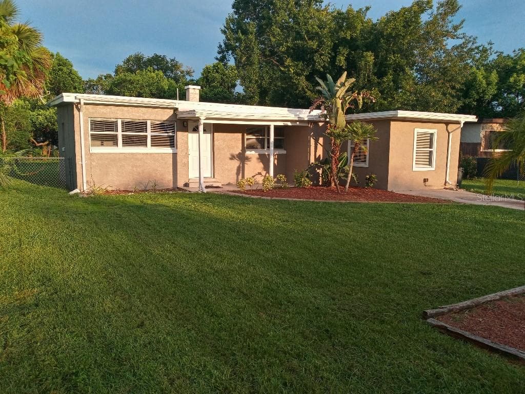113 COUNTRY CLUB CIRCLE SANFORD, FL 32771