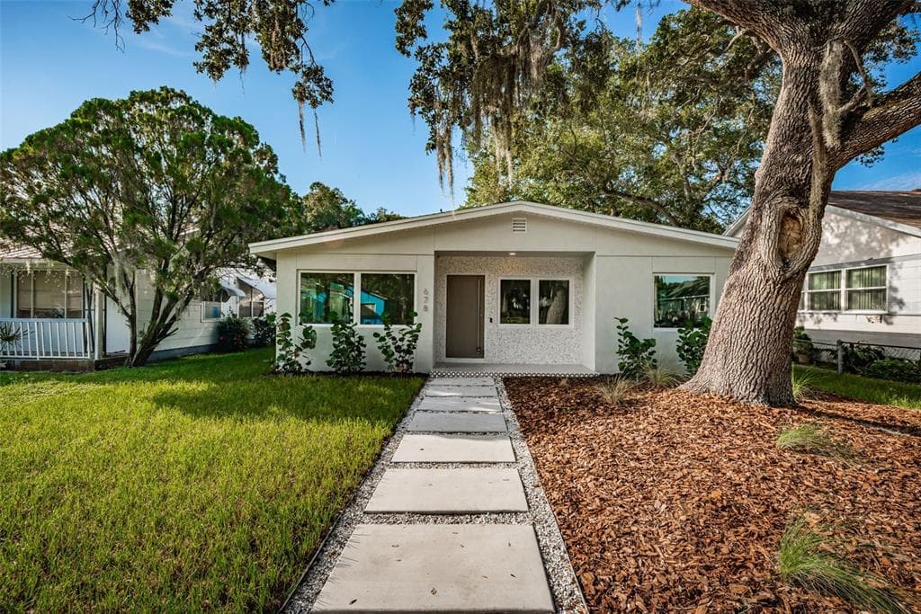 678 17TH AVENUE S ST PETERSBURG, FL 33701