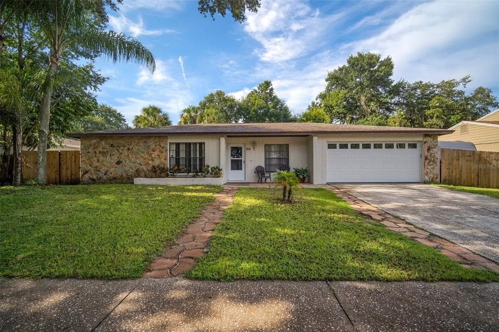 762 ISLETON DRIVE BRANDON, FL 33511