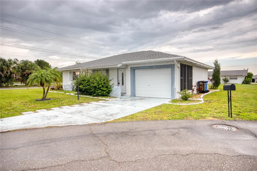 702 W BROCKTON PLACE WEST PLACE SUN CITY CENTER, FL 33573