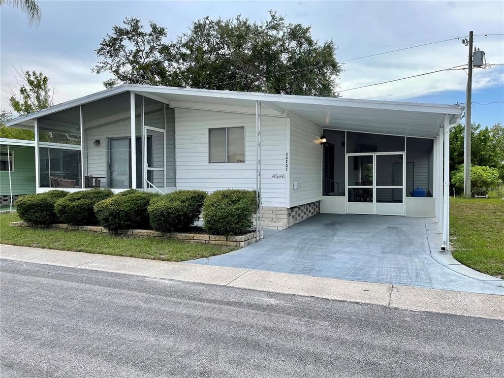 34202 CANAL DRIVE N PINELLAS PARK, FL 33781