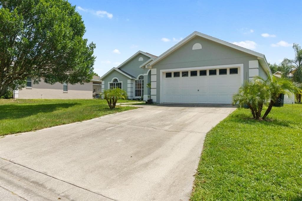 825 MONTANA AVENUE DAVENPORT, FL 33897